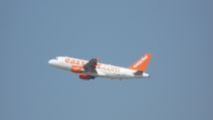 Airbus A319-111 - easyJet - G-EZAT