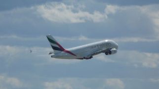 Emirates - Airbus A380-800 - A6-EDQ beim "takeoff"