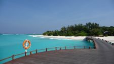 Der Strand mit dem Steg zu den Oceanvillen